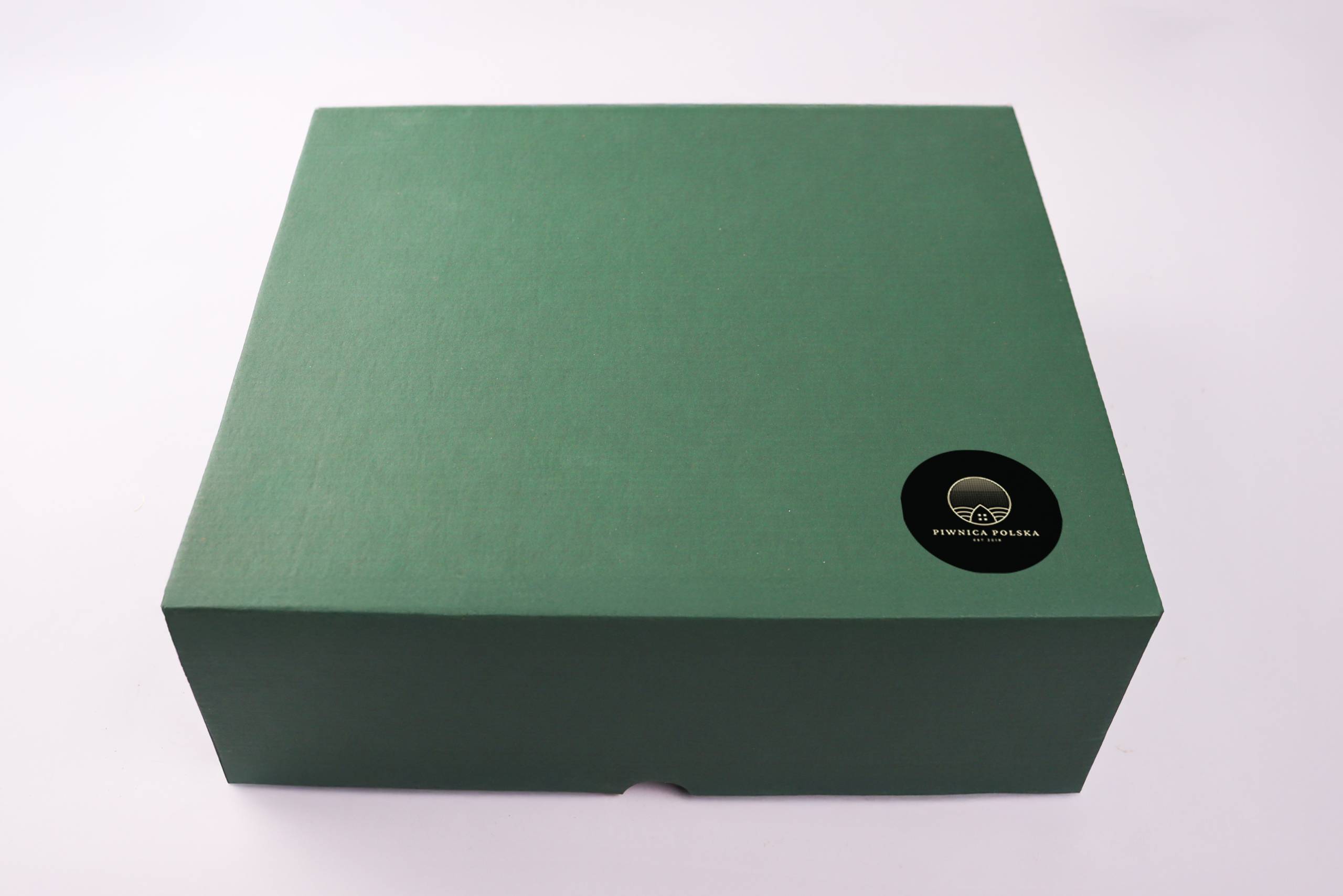 zielone-pudelko-330-scaled.jpg
